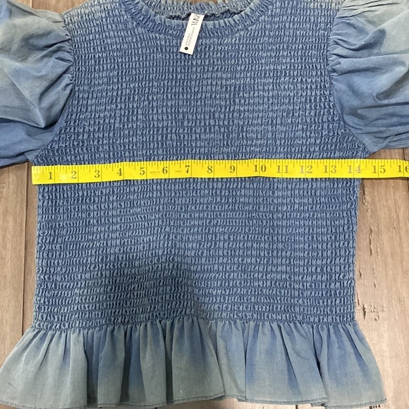 Zara puff sleeve smocked top faded‎ blue color - Picture 7 of 8